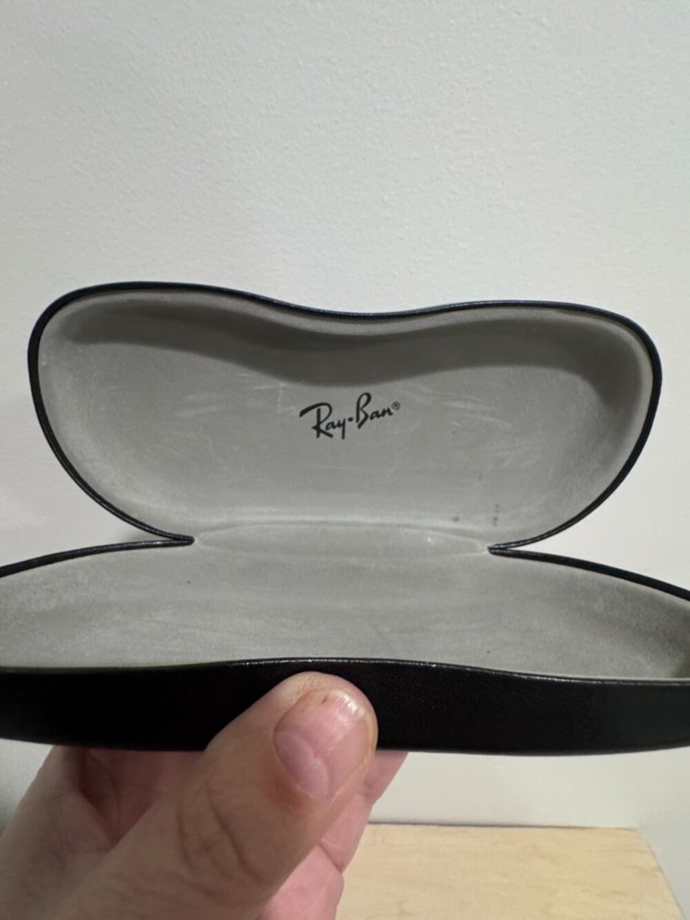 Ray-Ban Hard Clam Shell Eyeglass Case – Black – GREAT DEAL 🔥 - Picture 5 of 6